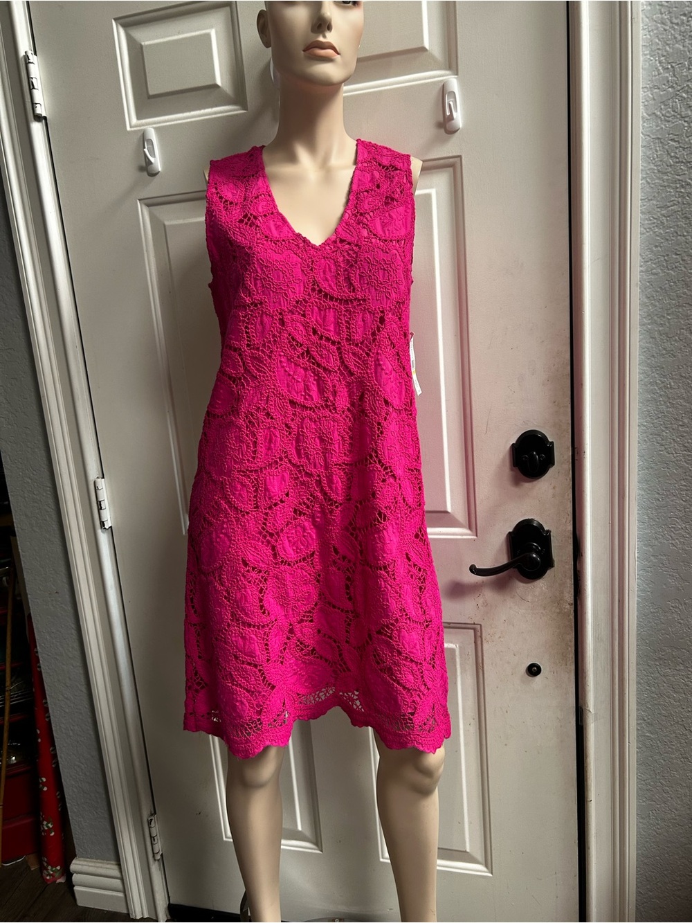 Karen Kane Super Bloom Hot Pink Lace V-Neck shift sleeveless V neck Dress Sz M